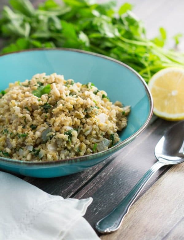 Freekeh Pilaf is a nutritious alternative to rice pilaf, full of fiber and protein! Ancient grains are making there way into 2017! |krollskorner.com