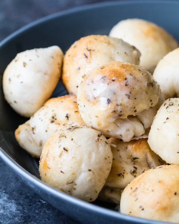 Have you ever had a garlic herb cheese bomb? Add it to your list of appetizers to make! |krollskorner.com