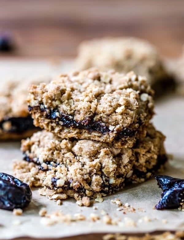 easy oatmeal prune squares on parchment paper