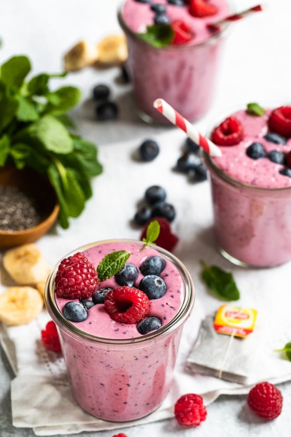 healthy fruit smoothie recipe in a glass jar