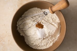 dry ingredients for apple pie bars