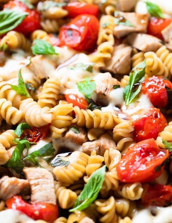 chicken pasta with basil and tomatoes