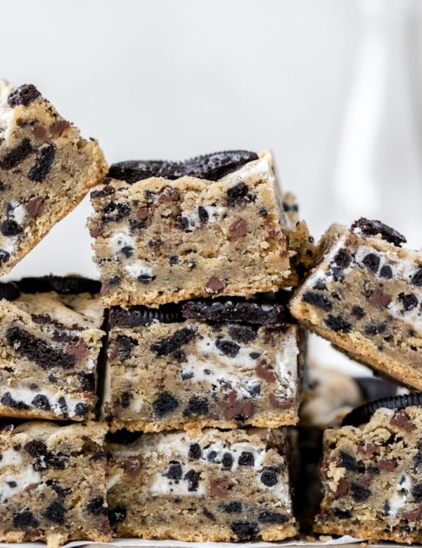 a stack of cookies and cream Oreo bars