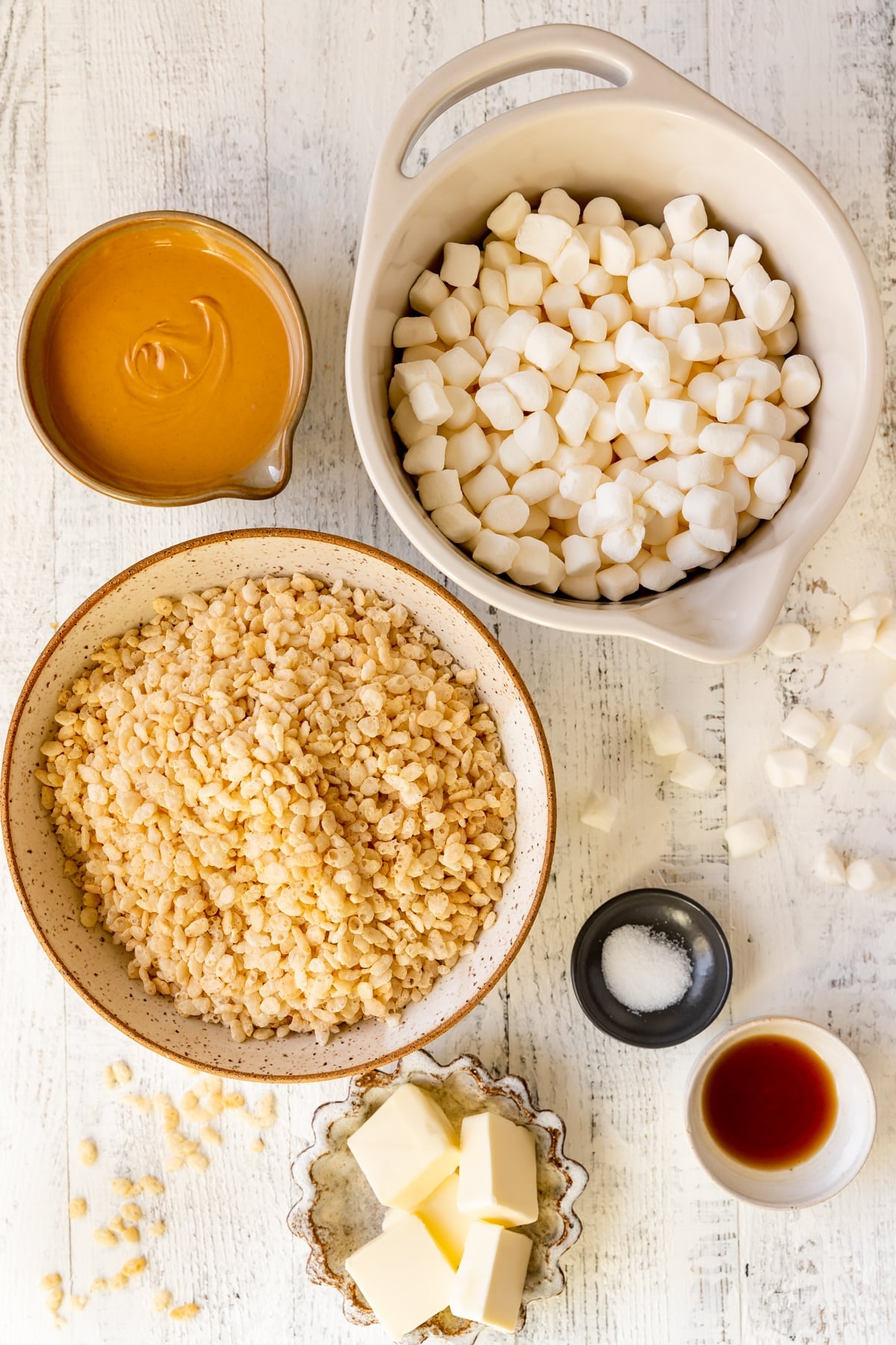 ingredients needed to make homemade rice krispy treats made with creamy peanut butter.