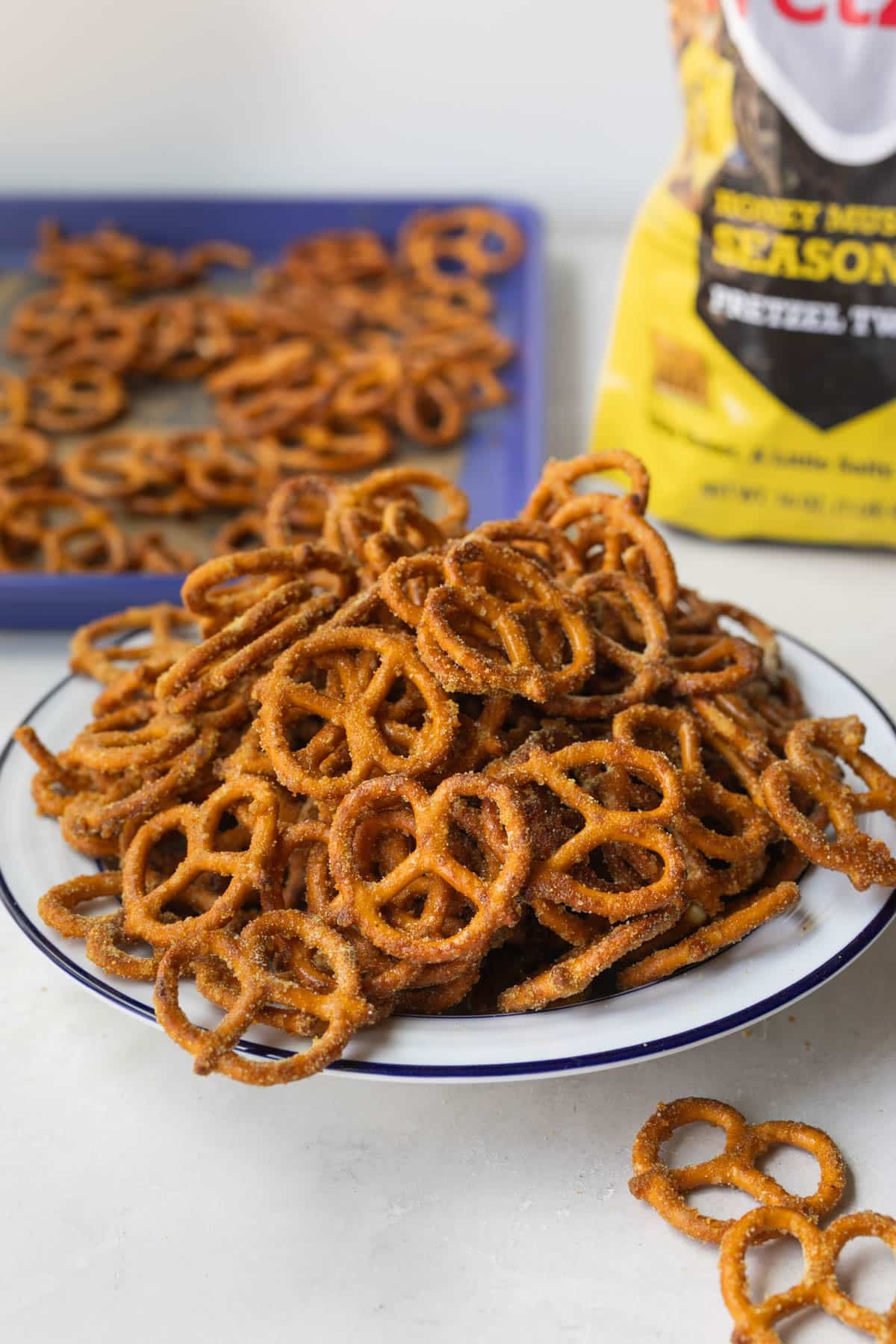 honey mustard pretzels in a white bowl. 